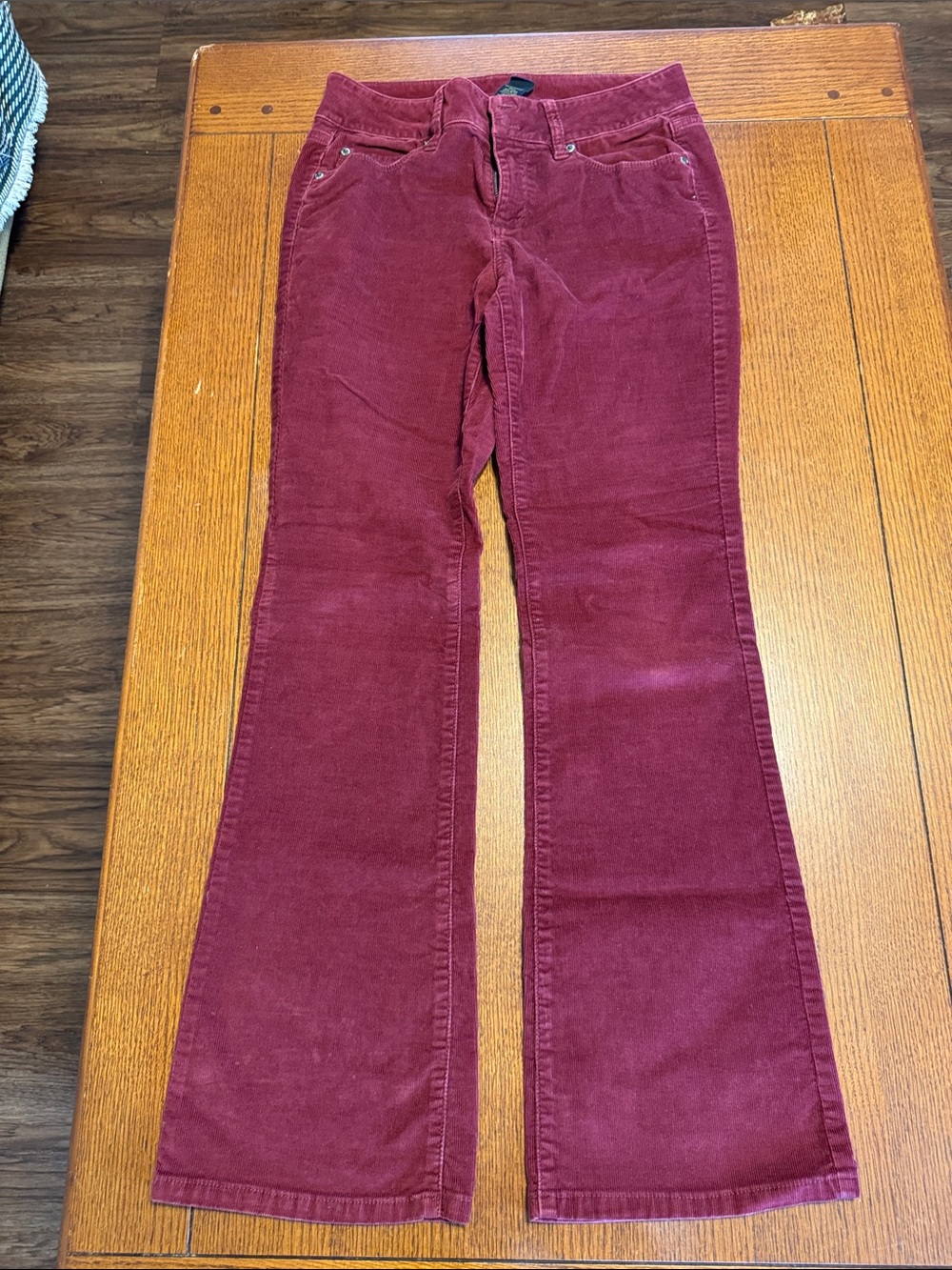 LONDONJEAN Corduroy Flare Jeans in Burgundy